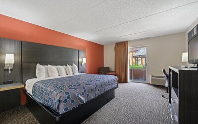 Chicago Club Inn & Suites