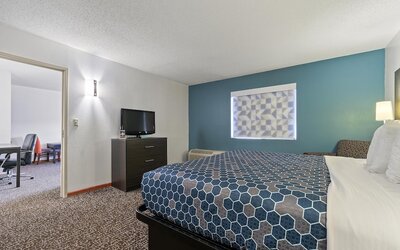 Chicago Club Inn & Suites