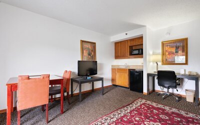 Chicago Club Inn & Suites