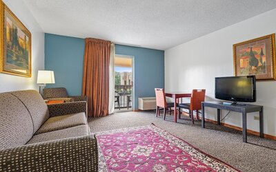 Chicago Club Inn & Suites