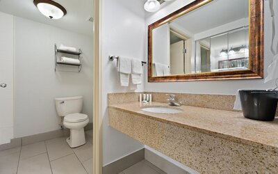 Chicago Club Inn & Suites
