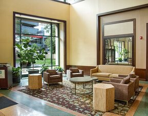 Embassy Suites by Hilton Chicago O'Hare Rosemont