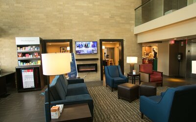 Comfort Suites Oakbrook Terrace near Oakbrook Center