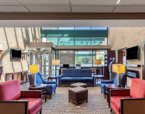 Comfort Suites Oakbrook Terrace near Oakbrook Center