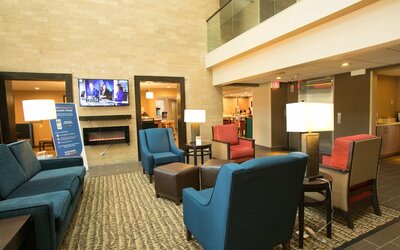Comfort Suites Oakbrook Terrace near Oakbrook Center