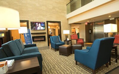Comfort Suites Oakbrook Terrace near Oakbrook Center