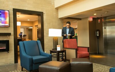 Comfort Suites Oakbrook Terrace near Oakbrook Center