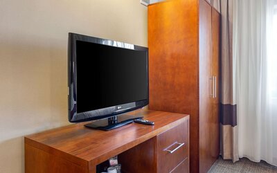Comfort Suites Oakbrook Terrace near Oakbrook Center