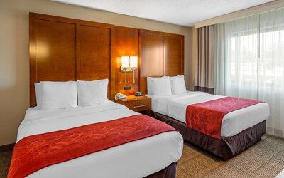 Comfort Suites Oakbrook Terrace near Oakbrook Center