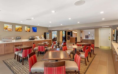 Comfort Suites Oakbrook Terrace near Oakbrook Center