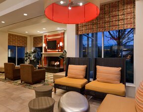 Hilton Garden Inn Chicago / Oak Brook