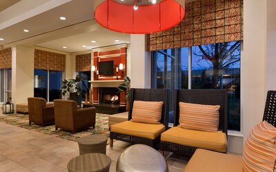 Hilton Garden Inn Chicago / Oak Brook