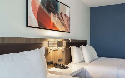 Hilton Garden Inn Chicago / Oak Brook