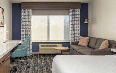 Hilton Garden Inn Chicago / Oak Brook