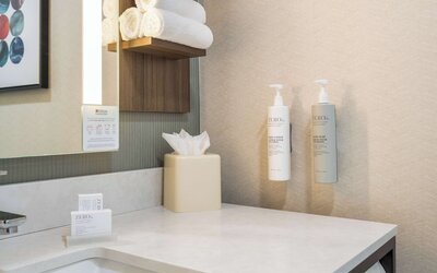 Hilton Garden Inn Chicago / Oak Brook