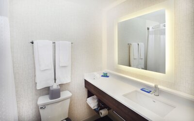 Holiday Inn Express and Suites Fisherman's Wharf by IHG