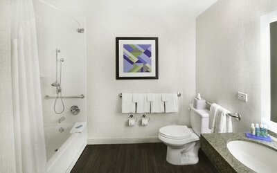 Holiday Inn Express and Suites Fisherman's Wharf by IHG