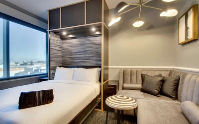 The Rose Chicago, Tapestry Collection by Hilton