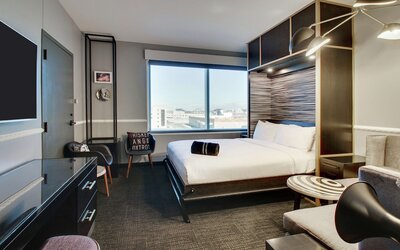 The Rose Chicago, Tapestry Collection by Hilton