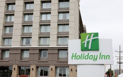 Holiday Inn Chicago Oakbrook by IHG