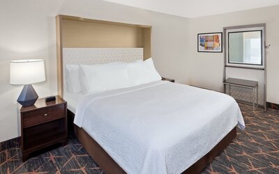 Holiday Inn Chicago Oakbrook by IHG