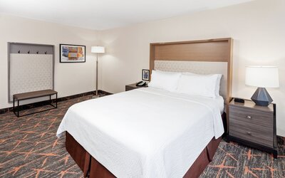 Holiday Inn Chicago Oakbrook by IHG
