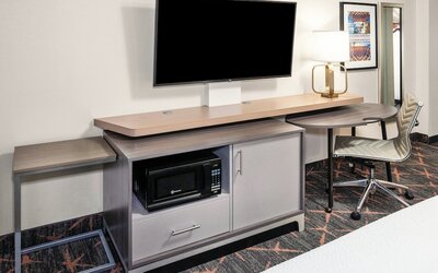 Holiday Inn Chicago Oakbrook by IHG