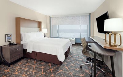 Holiday Inn Chicago Oakbrook by IHG
