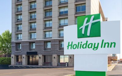 Holiday Inn Chicago Oakbrook by IHG