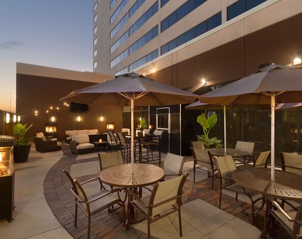 Hilton Chicago/Oak Brook Suites