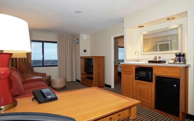 Hilton Chicago/Oak Brook Suites