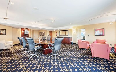 Hilton Chicago/Oak Brook Suites