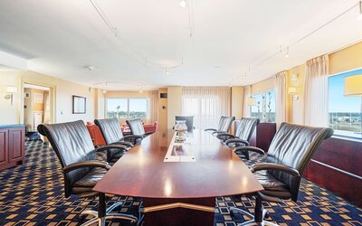 Hilton Chicago/Oak Brook Suites