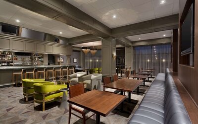Hilton Chicago/Oak Brook Suites