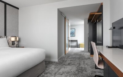 Loews Chicago O'Hare Hotel