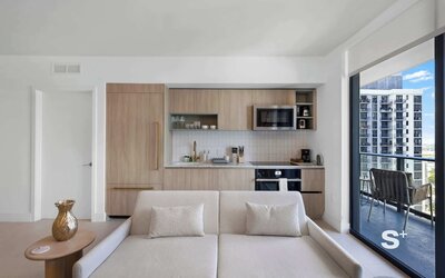 2-BD Condo in DTW Miami - City Views