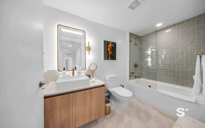 2-BD Condo in DTW Miami - City Views