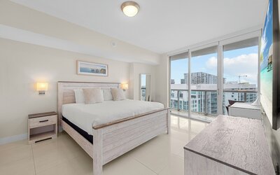 Icon Brickell Luxe Stays by IliosRentals