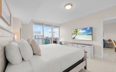 Icon Brickell Luxe Stays by IliosRentals