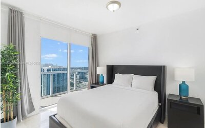 Icon Brickell Luxe Stays by IliosRentals