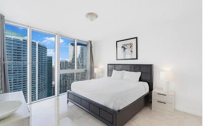 Icon Brickell Luxe Stays by IliosRentals