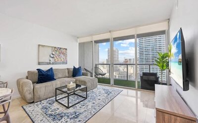 Icon Brickell Luxe Stays by IliosRentals