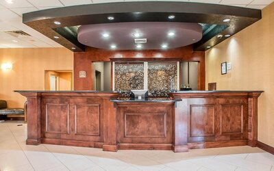 Clarion Inn Elmhurst - Oak Brook near I-88, I-290, I-294