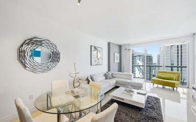 Icon Brickell Luxe Stays by IliosRentals