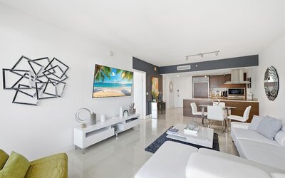 Icon Brickell Luxe Stays by IliosRentals