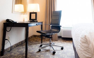 Clarion Inn Elmhurst - Oak Brook near I-88, I-290, I-294