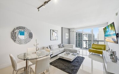 Icon Brickell Luxe Stays by IliosRentals