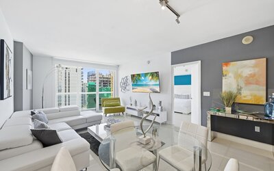 Icon Brickell Luxe Stays by IliosRentals