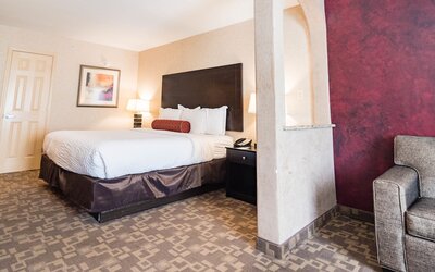 Clarion Inn Elmhurst - Oak Brook near I-88, I-290, I-294