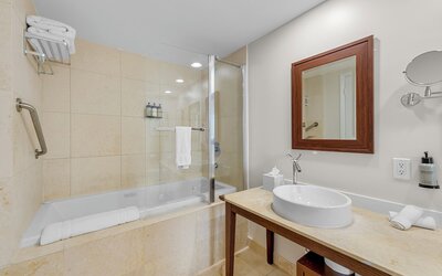 Icon Brickell Luxe Stays by IliosRentals